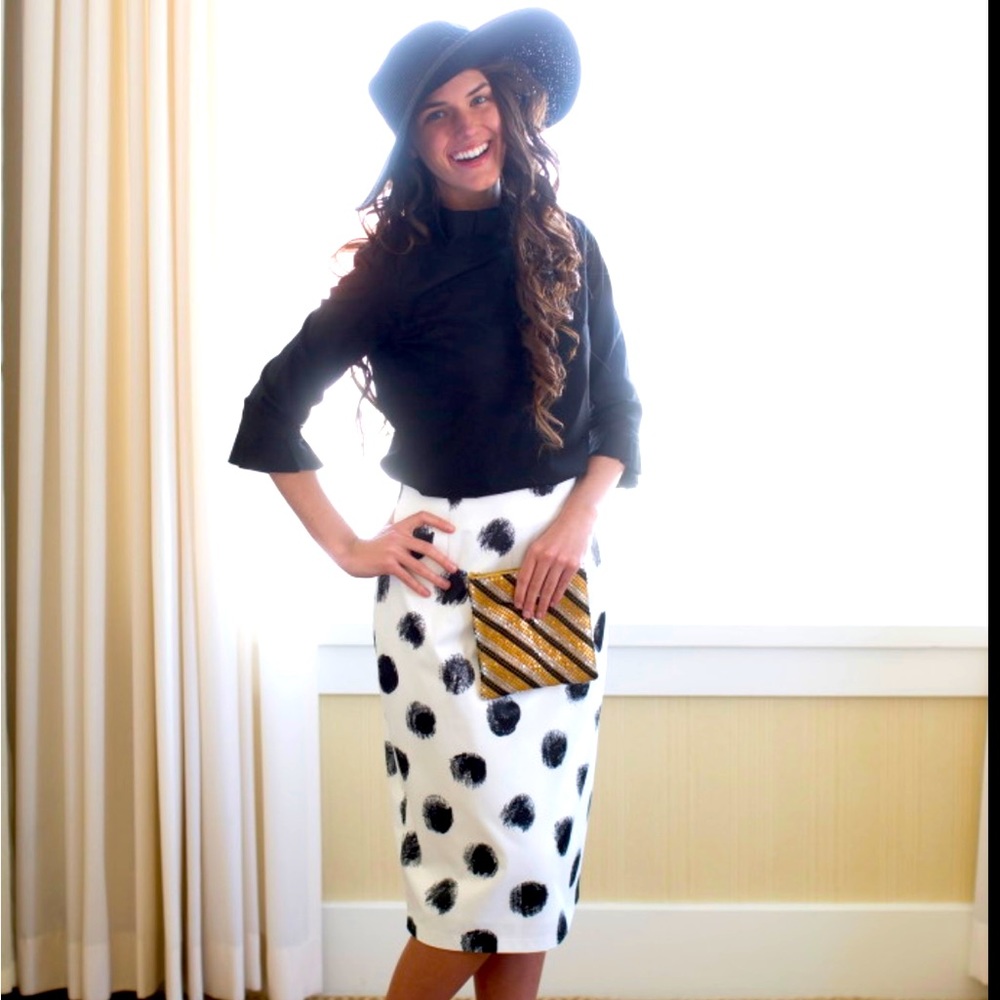 ISO: Does anyone have a Dainty Jewells polka dot pencil skirt size M for sale??